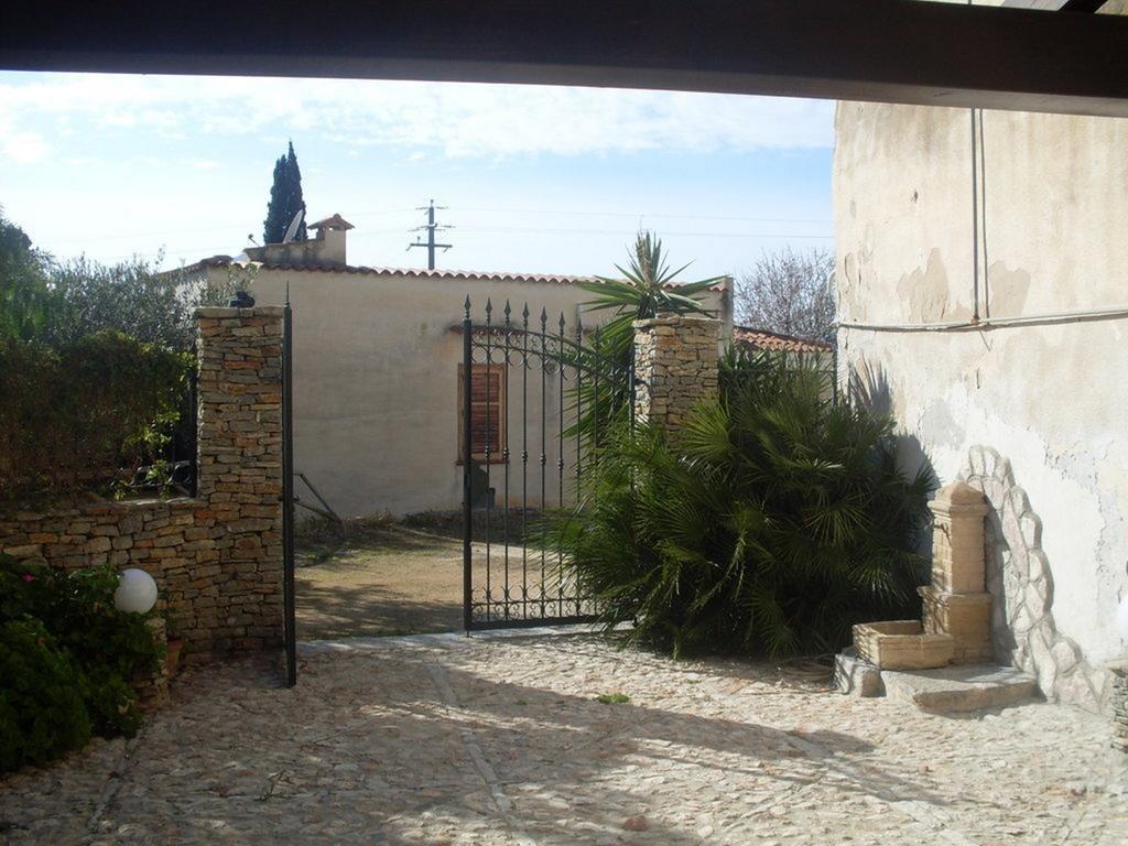 הוילה קסטלוצו Baglio Fontana מראה חיצוני תמונה